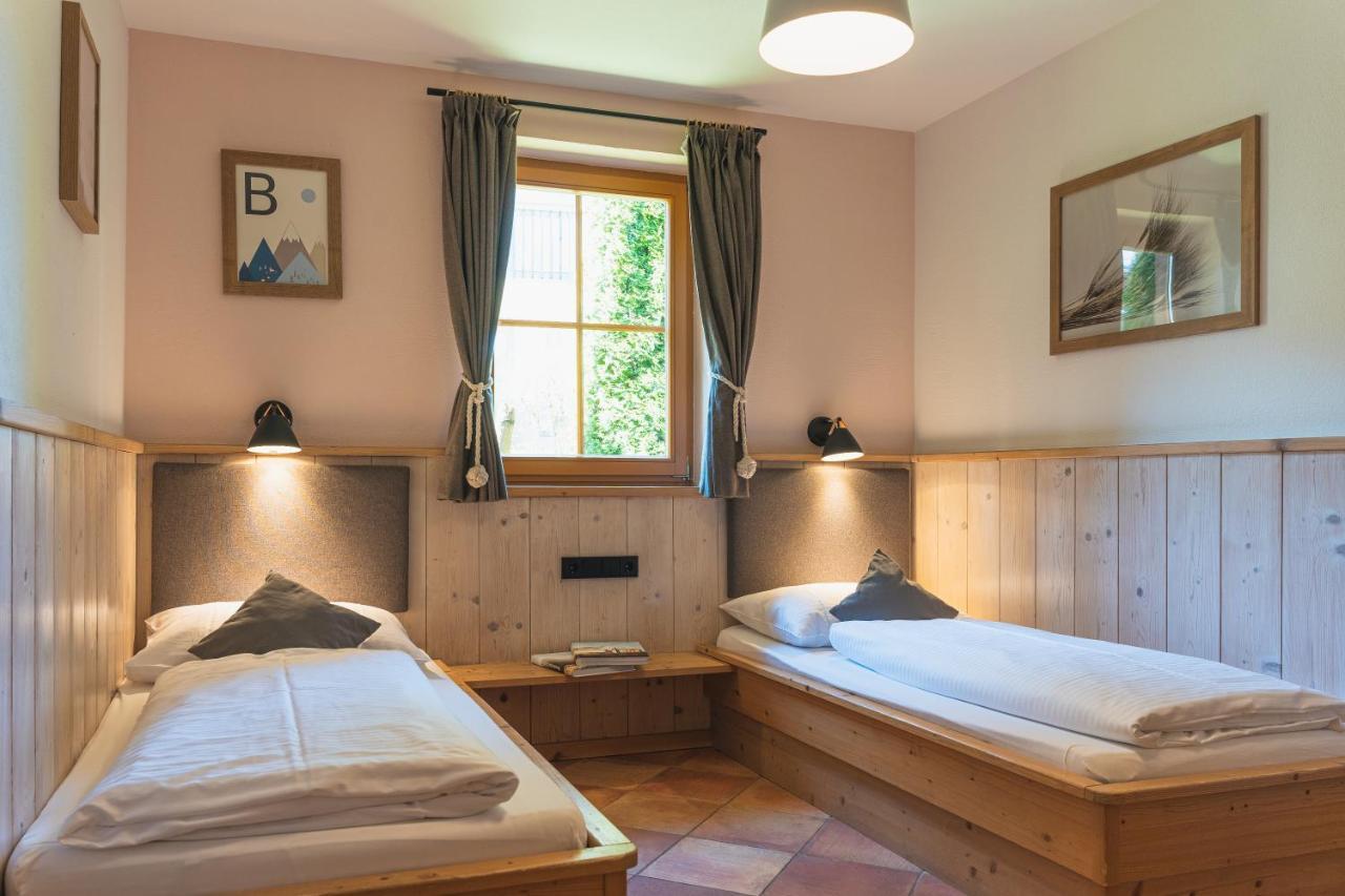 Dorfchalets & Apartments - Authentic Experience In Centre Of Kaprun Including Tauernspa And Summercard Exterior photo
