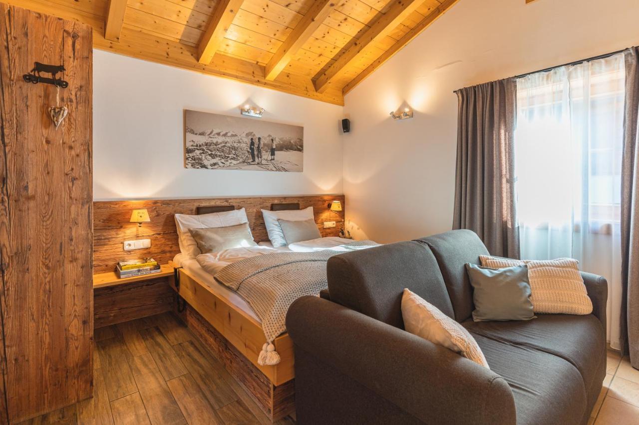Dorfchalets & Apartments - Authentic Experience In Centre Of Kaprun Including Tauernspa And Summercard Exterior photo