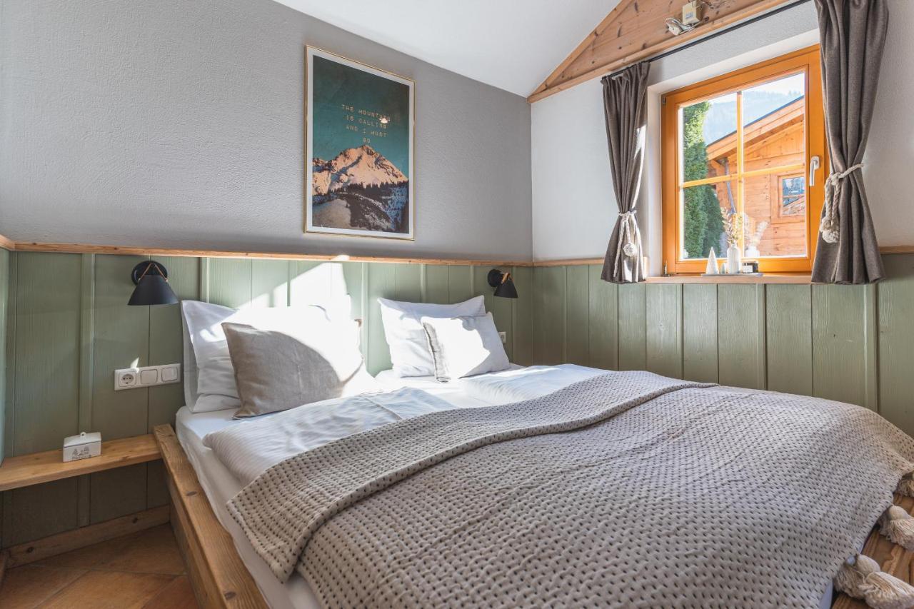 Dorfchalets & Apartments - Authentic Experience In Centre Of Kaprun Including Tauernspa And Summercard Exterior photo