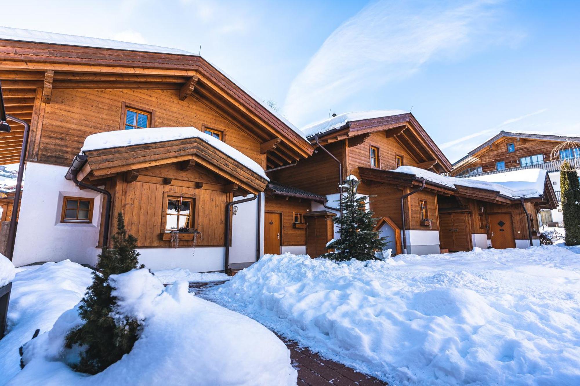 Dorfchalets & Apartments - Authentic Experience In Centre Of Kaprun Including Tauernspa And Summercard Exterior photo