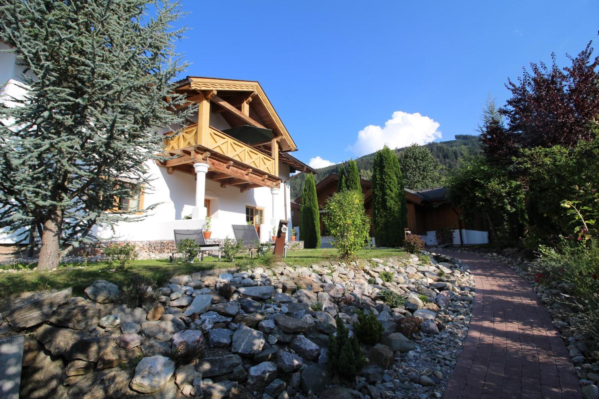 Dorfchalets & Apartments - Authentic Experience In Centre Of Kaprun Including Tauernspa And Summercard Exterior photo