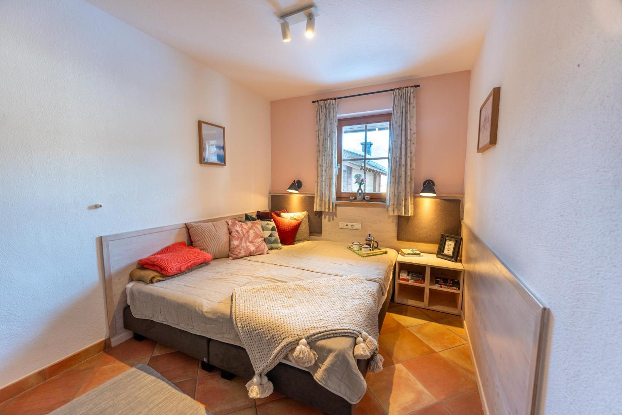 Dorfchalets & Apartments - Authentic Experience In Centre Of Kaprun Including Tauernspa And Summercard Exterior photo
